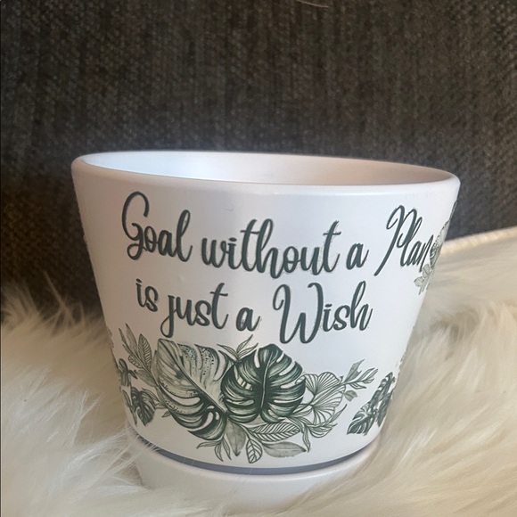 Mainstays White and Green Planter with Inspirational Quote - Picture 1 of 1